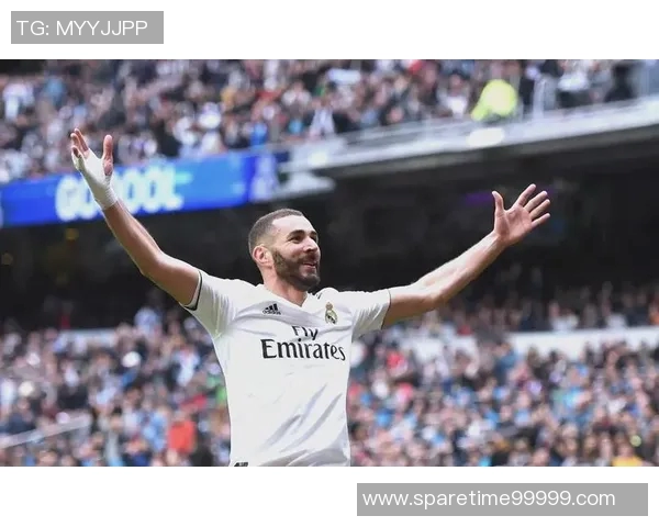 本泽马的传奇之路：从天才少年到世界足球巨星的成长历程