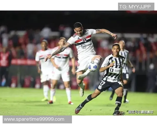 累西与圣保罗的激烈对决揭示巴西足球的魅力与竞争力 累西与圣保罗的激烈对决揭示巴西足球的魅力与竞争力