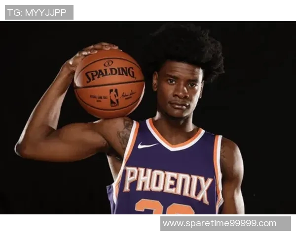 努涅斯在赛场上的崛起与挑战：从新星到顶级前锋的成长之路